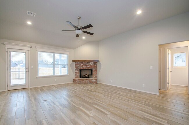 Building Photo - 4 Bed, 2.5 Bath, 3 Car Garage Beauty In Desirable Brighton Village In BA!