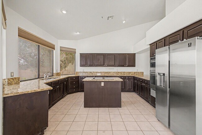 Building Photo - Beautiful Sonoran Heights 4 bed Home, 3 car garage, and Pool