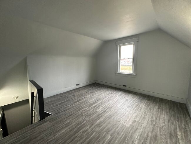 Building Photo - 1206 Martin St