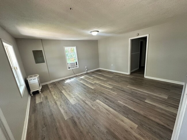 Building Photo - 1 bedroom house in Hardin