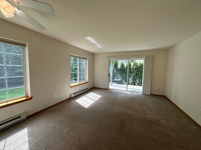 Building Photo - 3340 Southbend Pl