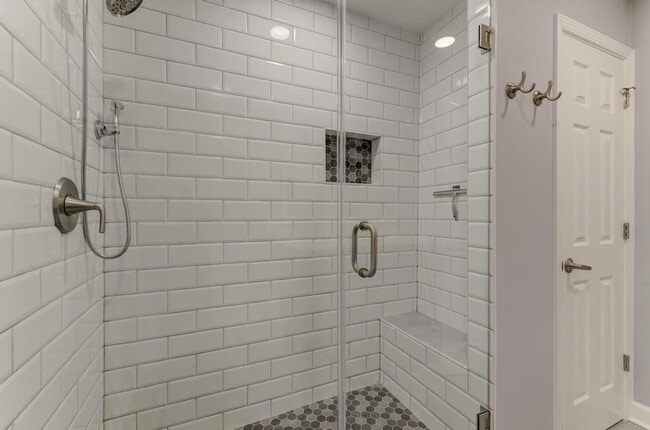 Building Photo - 2222 Seaver Ln