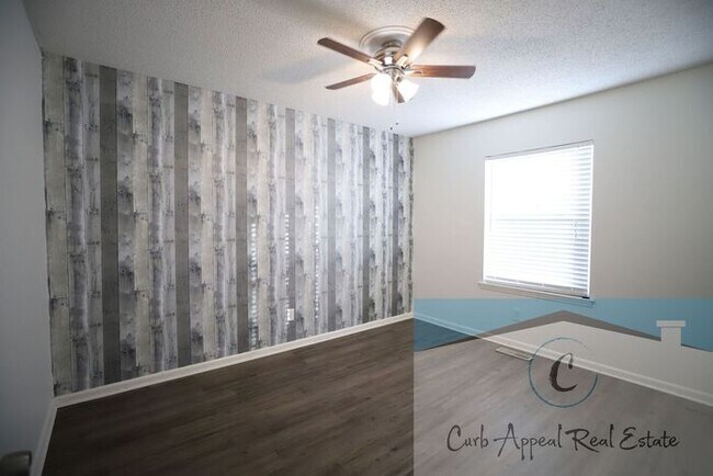 Building Photo - Must see 4-bedroom 2 bath home at 1100 Dupwe.