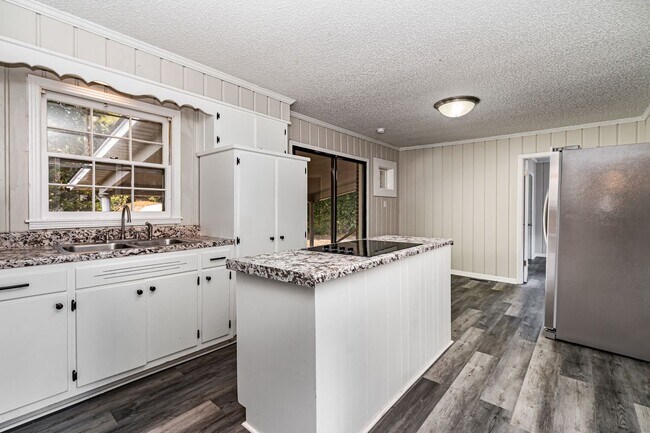 Building Photo - Brand new renovated home in Gallatin 4 bedrooms/2.5 Bathroom