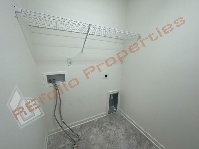 Building Photo - Stylish 4-Bedroom 3 Bathroom Single Home w/ a Guest Suite on the Main Level in Elmwood, Raleigh, ...