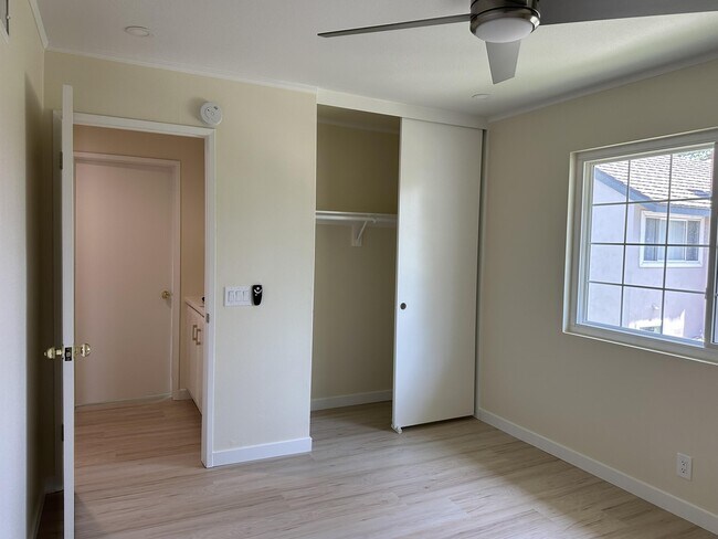 Building Photo - 306 Dolores Cir