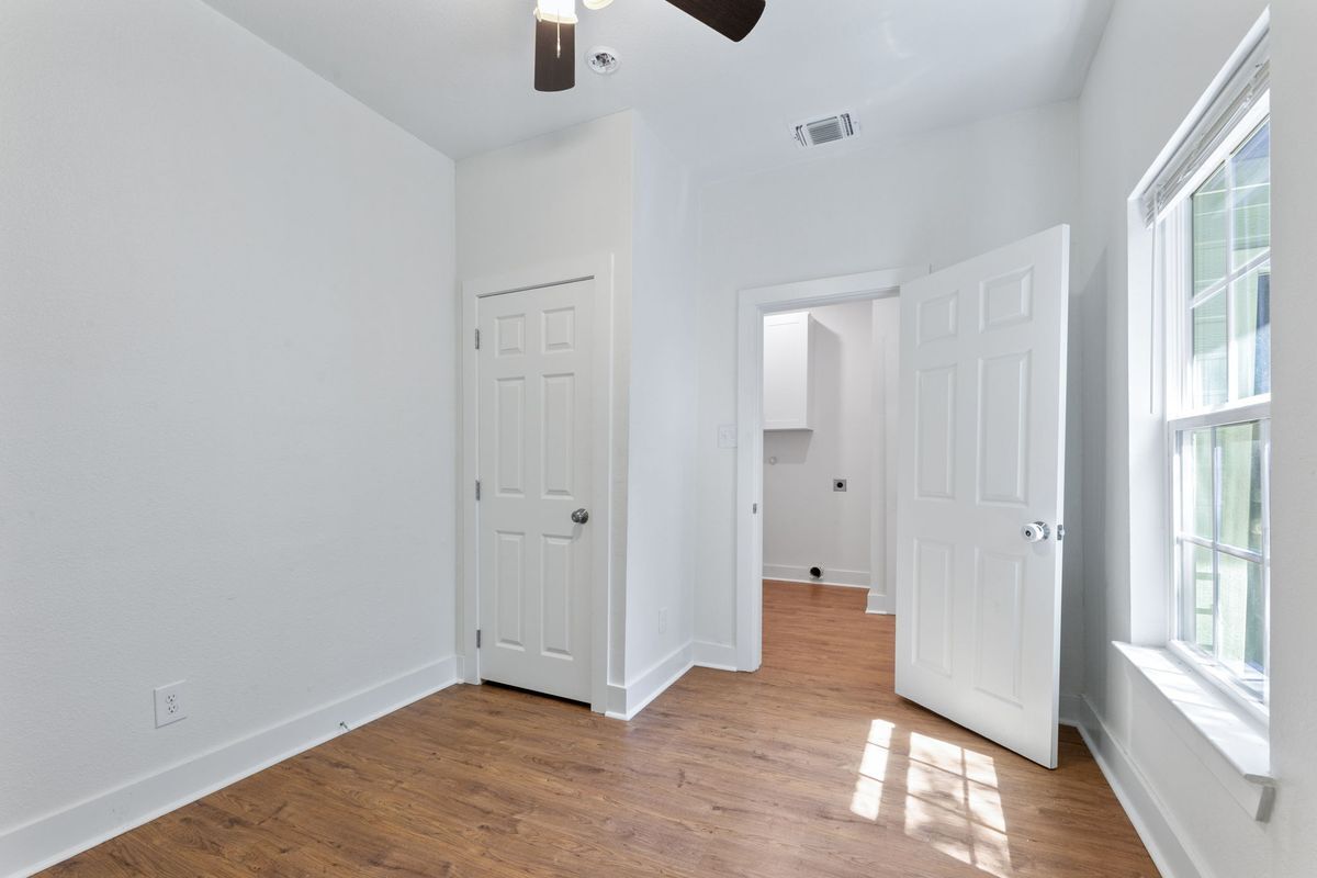 Building Photo - 220 Laclede Ave