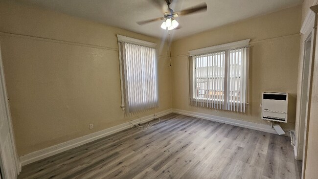 Building Photo - 743 S Burlington Ave