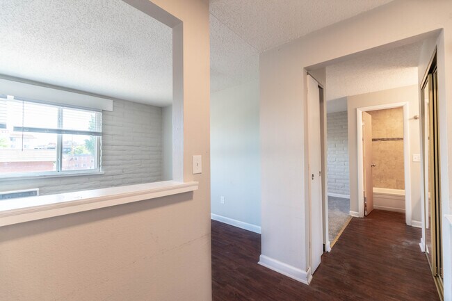 DSC03951-HDR - Creekside