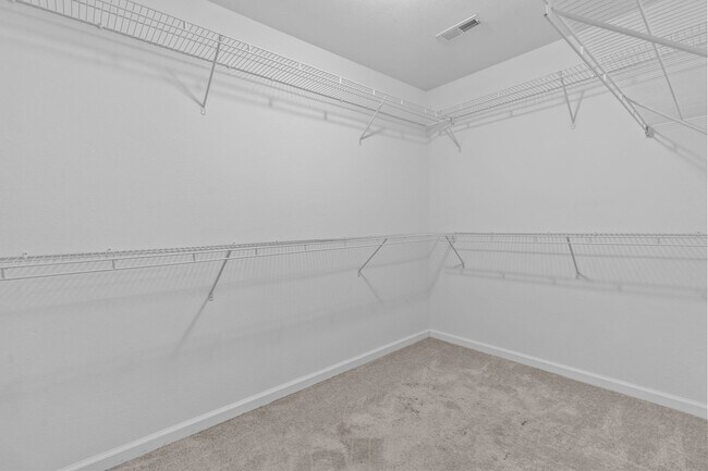 Building Photo - Spacious 4-Bedroom Home with First-Floor S...