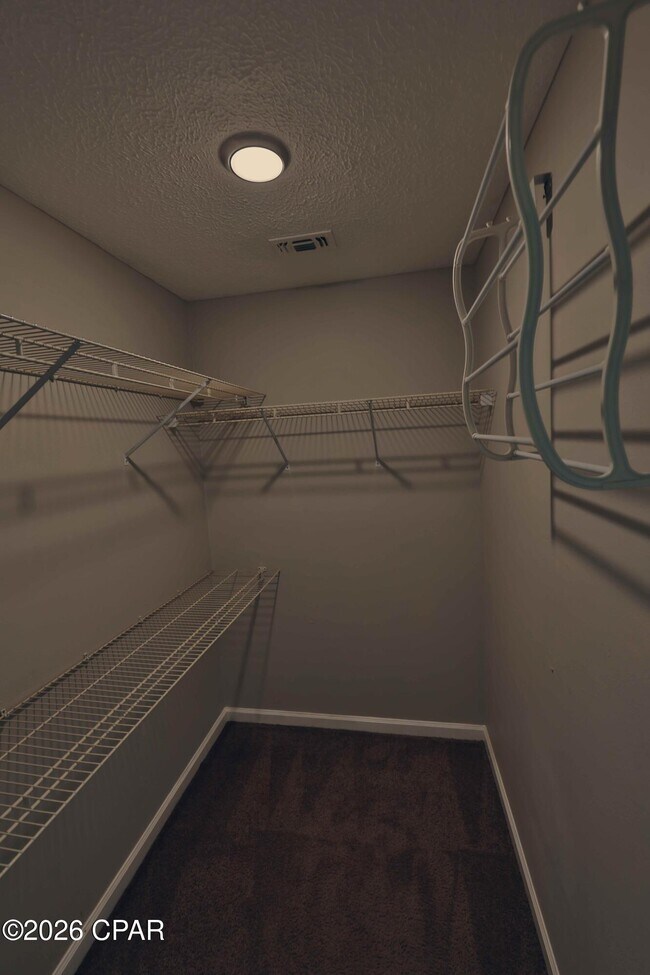 Building Photo - 3931 Treasure Cir