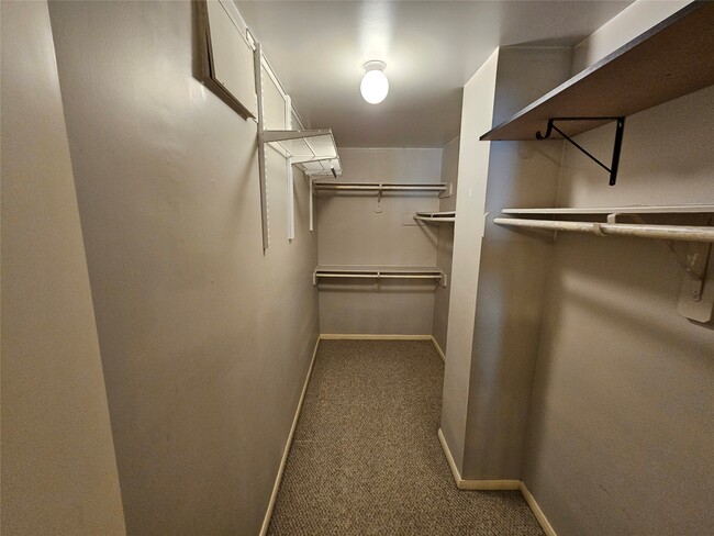 Building Photo - 1271 W 17th St