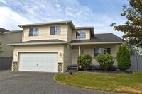 Building Photo - Large Two Story Home
