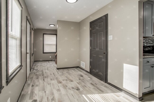 Building Photo - 4405 Bellefontaine Ave
