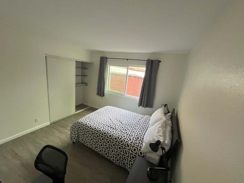 Bedroom 3 (Full bed + customizable closet) - 1924 Park Grove Ave