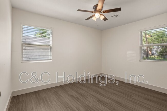 Building Photo - 104 S 195th E Ave