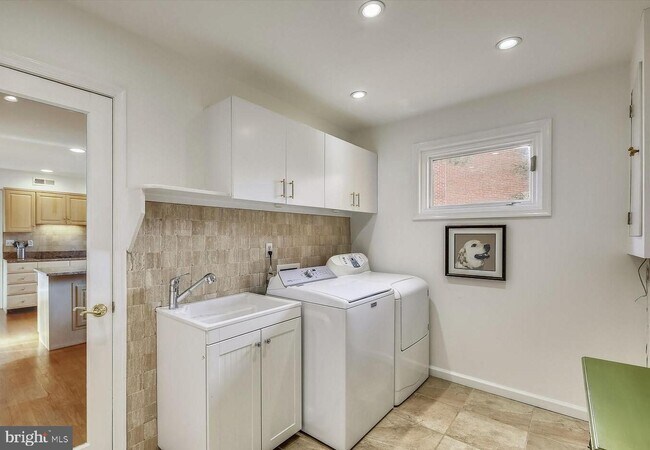 Building Photo - 7212 Grubby Thicket Way