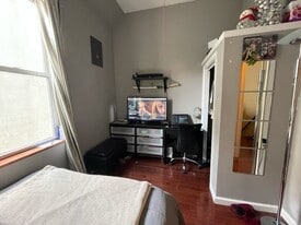 Building Photo - 1533 Cecil B. Moore Ave