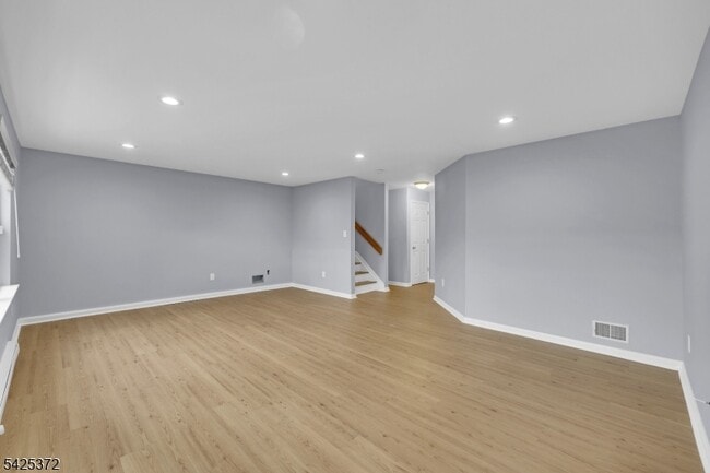 Building Photo - 30 Birch Terrace