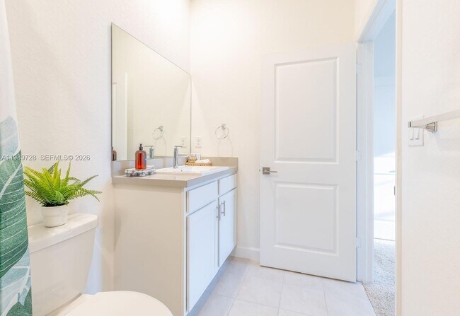 Building Photo - 1156 SW 6th Ct