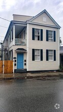Building Photo - 119 Drake Street Unit B