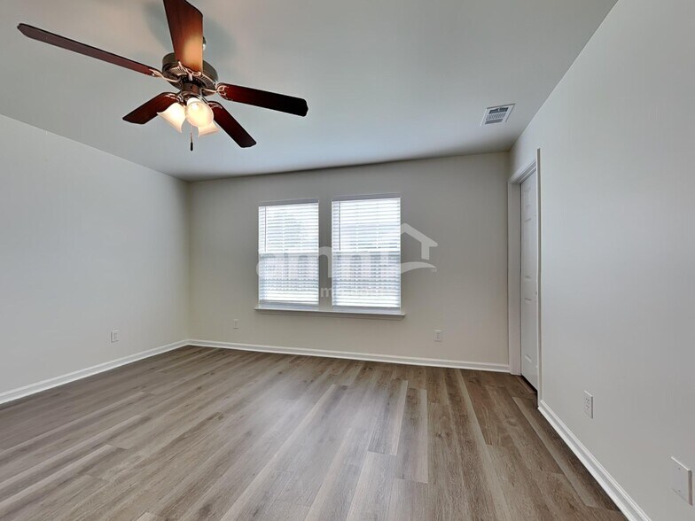Building Photo - 312 Windmill Dr