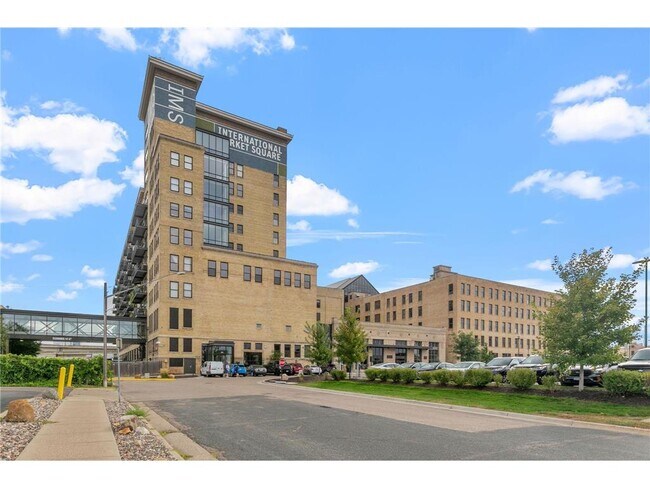 Building Photo - 290 Market St