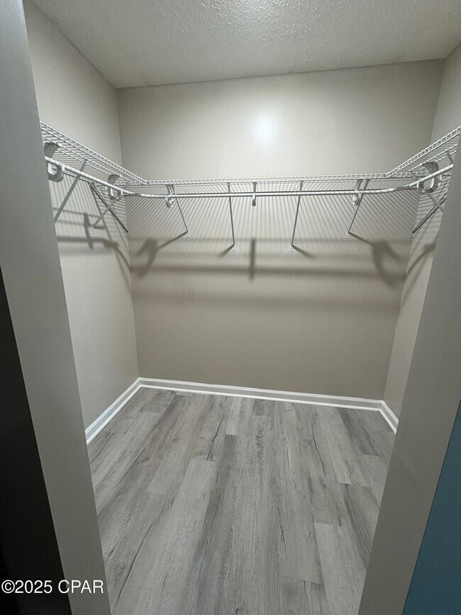 Building Photo - 824 E 25th St