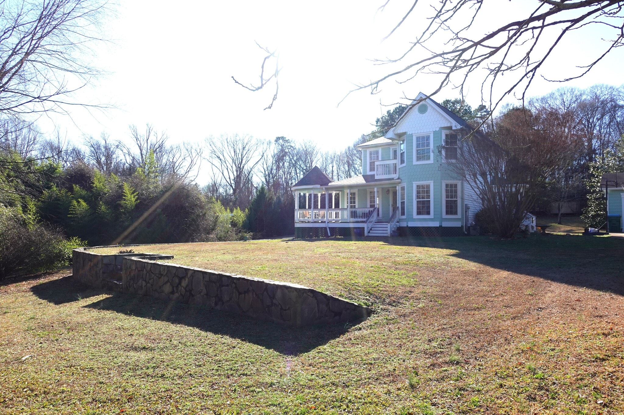 Front Yard - 1333 Holliday Dr