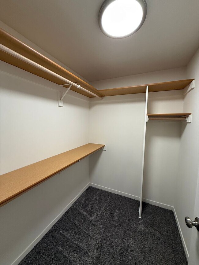 Building Photo - Spacious 2 bedroom/2.5 bath ranch townhome in South Lincoln