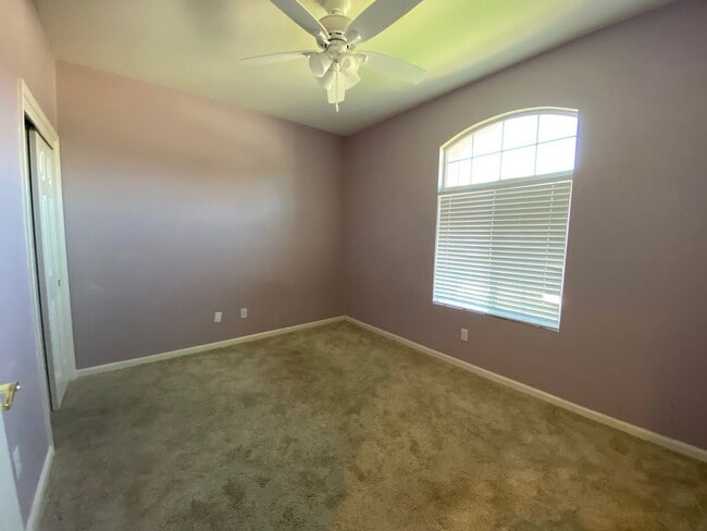 Building Photo - Charming 3 Bedroom 2 Bath Home in Elk Grov...