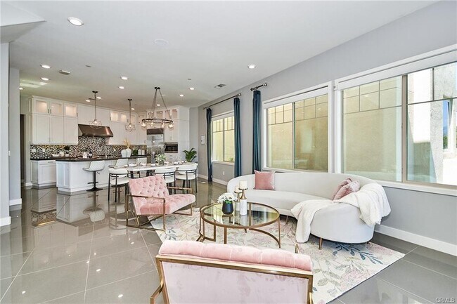 Building Photo - 133 Bosque