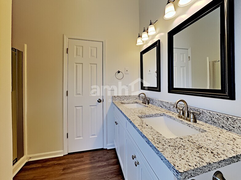 Building Photo - 4729 Score Ct