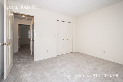 Building Photo - 5619 Riley-