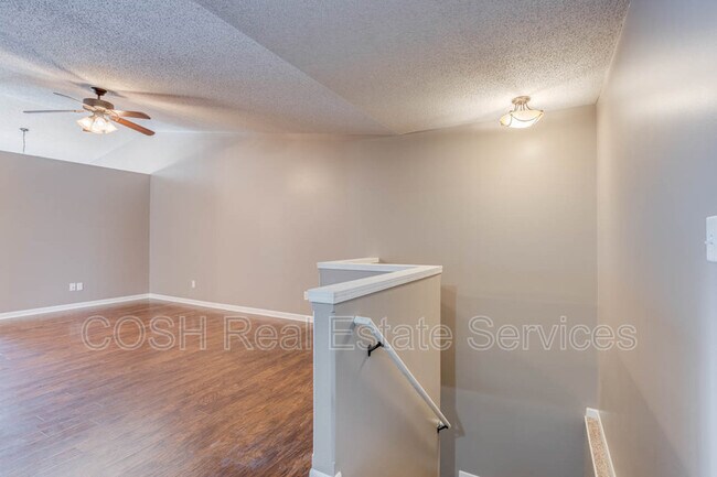 Building Photo - 1054 E Karla Ct