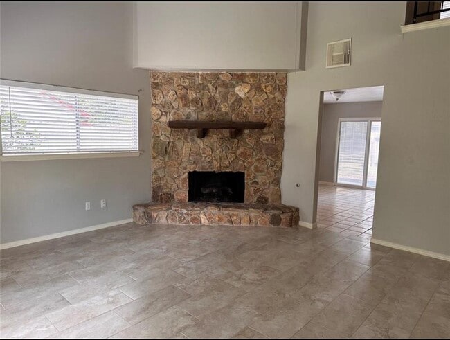 Building Photo - 3323 Brookdale Dr