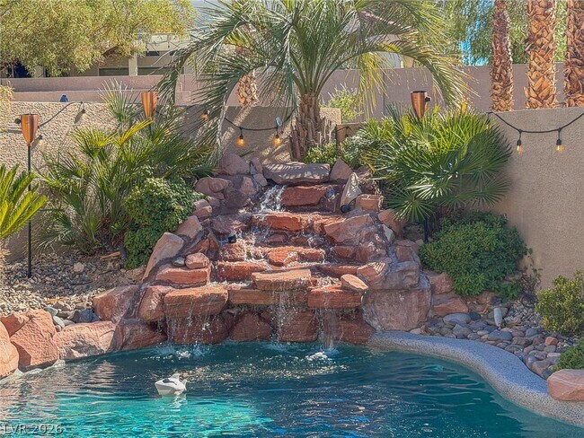Building Photo - 3025 Scenic Valley Way