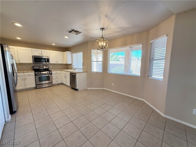 Building Photo - 7761 Locke Haven Dr