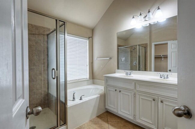 Building Photo - 4523 Long Creek Dr