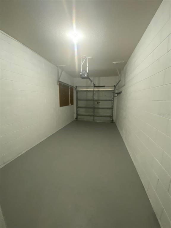 Building Photo - 6061 Kirkland Way