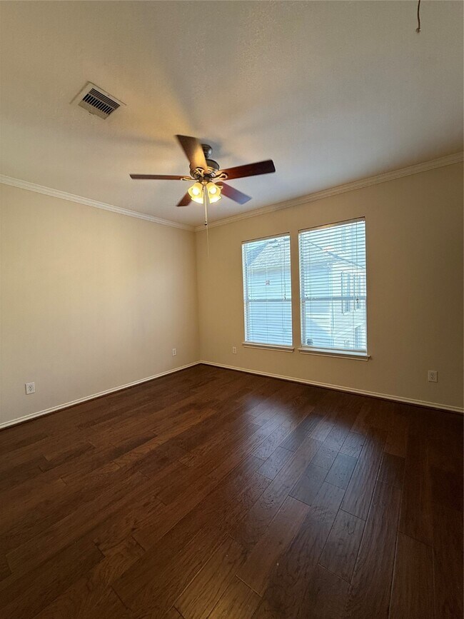 Building Photo - 1410 Ennis St