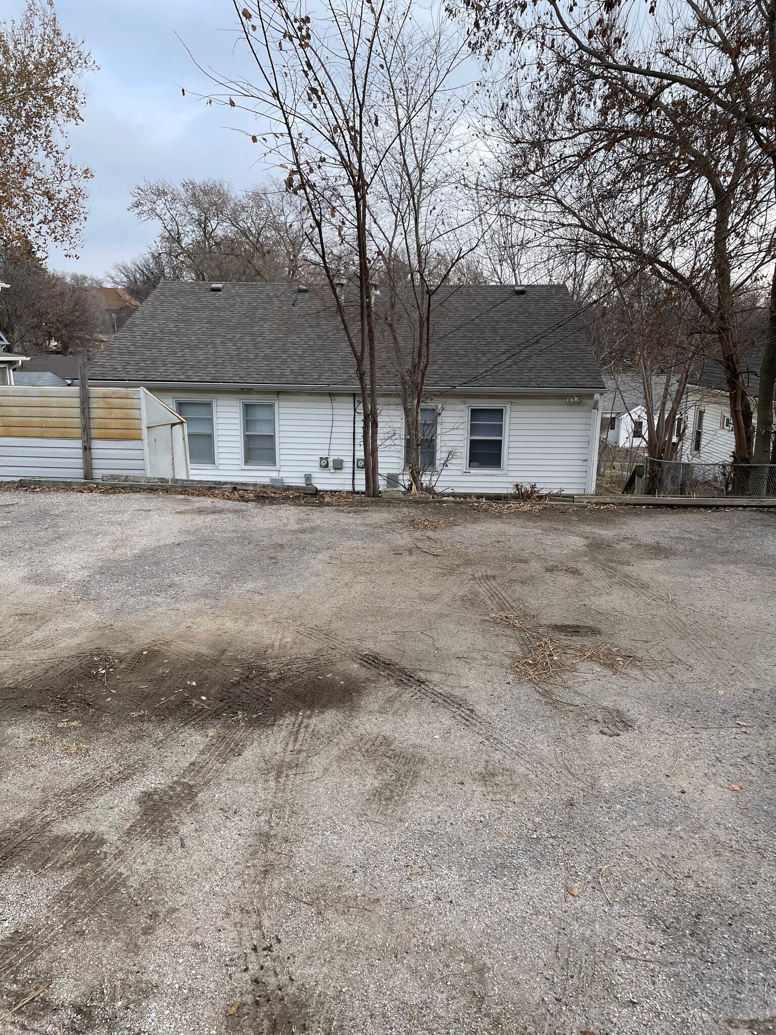 Building Photo - 2610 N 60th St