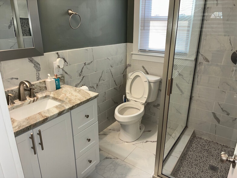 Building Photo - Room in House on Morgantown Rd