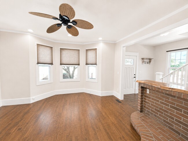 Building Photo - Heart of Bend Oasis: 3-Bedroom Home with Live-Edge Accents, New Carpet, and Fenced-In Parking