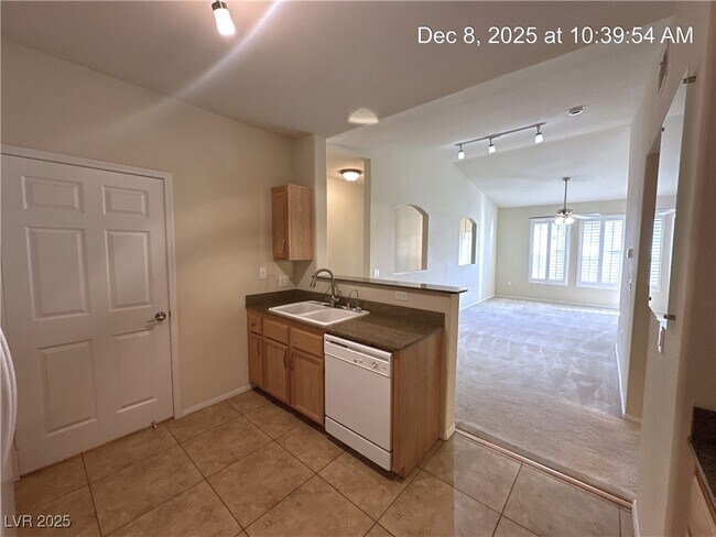 Building Photo - 10550 W Alexander Rd