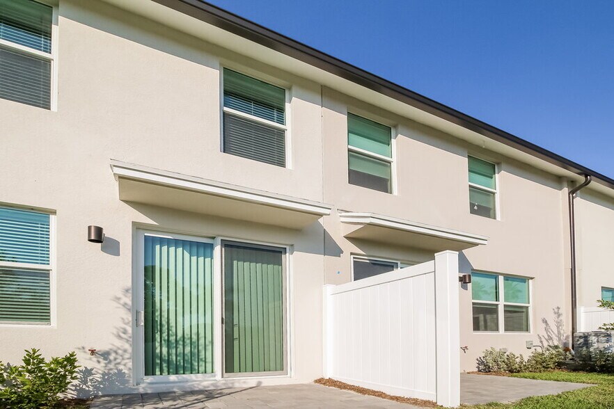 Building Photo - 3510 Joshua Tree St