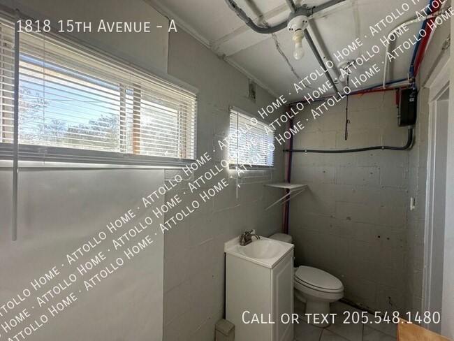 Building Photo - 1818 15th Ave