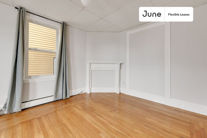Building Photo - 823 Dorchester Ave