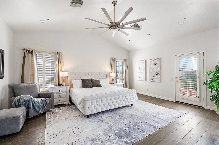 Building Photo - 13010 E Shangri La Rd