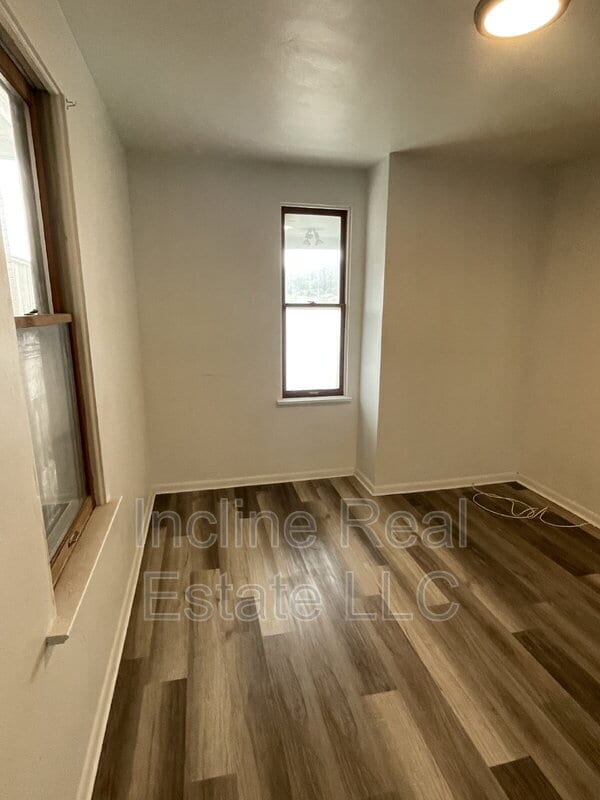 Building Photo - 561 2nd St